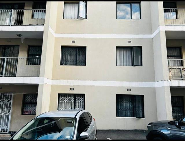 2 BEDROOM PROPERTY TO RENT IN NEWLANDS EAST